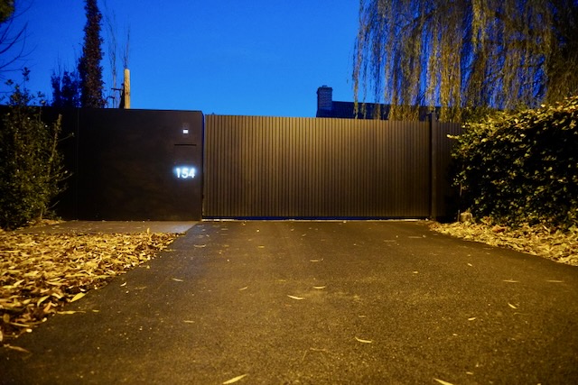 Toegangspoort met Alinel voorzijde